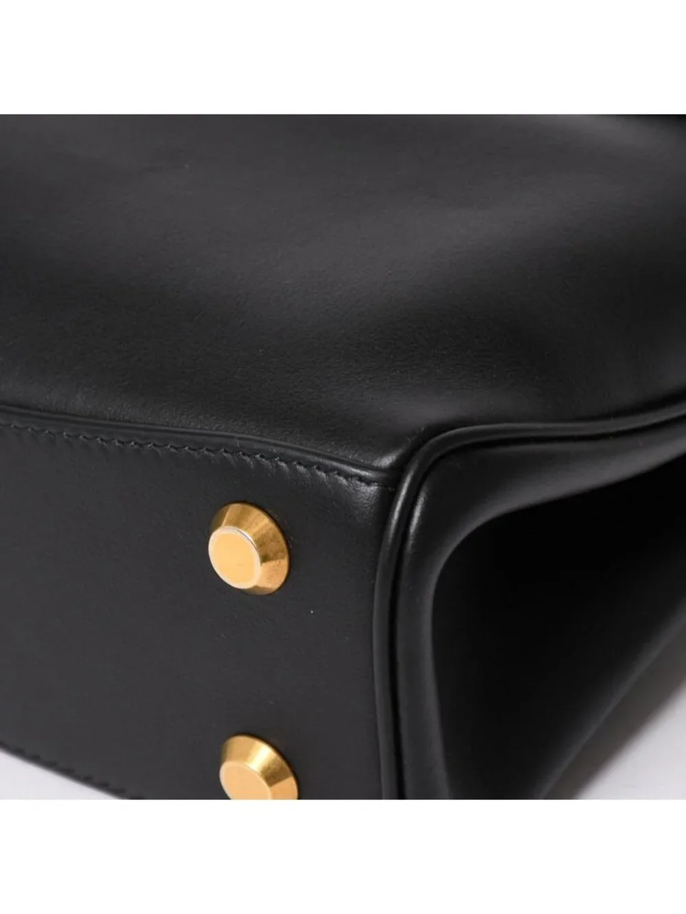 Balenciaga closure name there